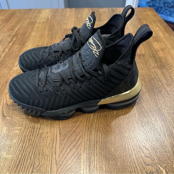 Nike LeBron 16 I’m King Men’s Sneakers - Picture 2 of 6